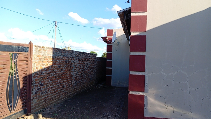  Bedroom Property for Sale in Botshabelo Free State